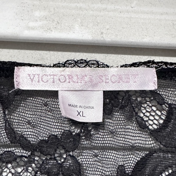 🖤 Exquisite Vintage Victorian Sheer Sexy Black Lace Robe by Victoria's Secret 🖤 - Picture 5 of 16
